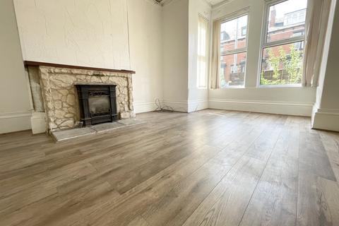 3 bedroom terraced house to rent, Rowland Place, Leeds, West Yorkshire, LS11