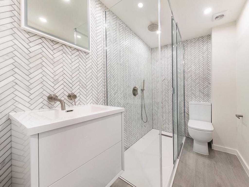 Catherine St Wc2b