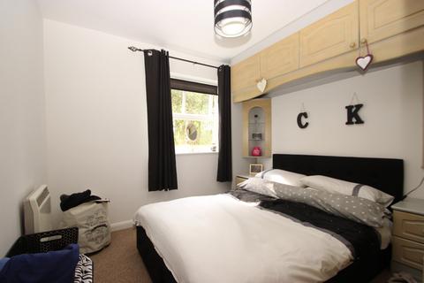 1 bedroom ground floor flat to rent - The Rowans, Wayletts