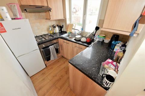 3 bedroom flat to rent - 193a Woodhouse Street