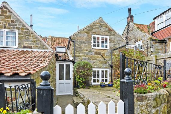 Runswick Bay Whitby Ts13 1 Bed Character Property 310 000