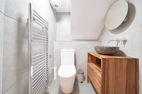 3 bedroom flat to rent, Minster Road, Kilburn, London, NW2