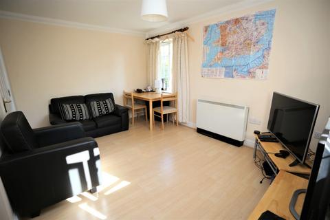 2 bedroom apartment to rent, Groves Close, Colchester, Essex, CO4 5BP