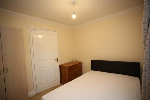 2 bedroom apartment to rent, Groves Close, Colchester, Essex, CO4 5BP