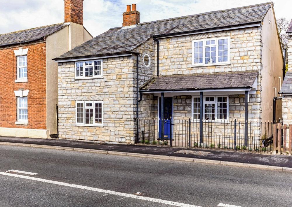 Tower Hill, Bidford On Avon, Warwickshire 4 bed detached house £309,995