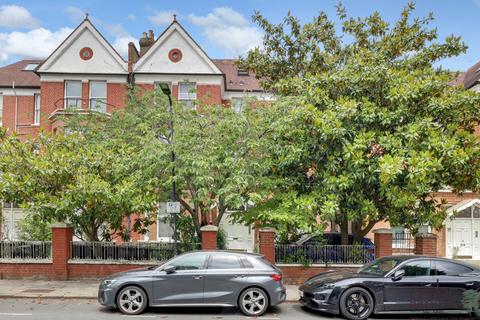 3 bedroom flat to rent, Canfield Gardens, South Hampstead NW6