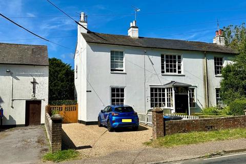 Staplefield - 3 bedroom terraced house to rent