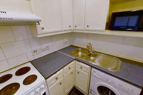 Studio to rent - Friary House, The Friary, Guildford, GU1 4YR