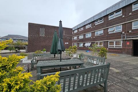 flat/apartment for rent in Friary House, The Friary, Guildford, GU1 4YR