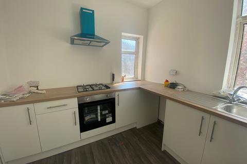 3 bedroom terraced house to rent, Ernest Street, Crewe