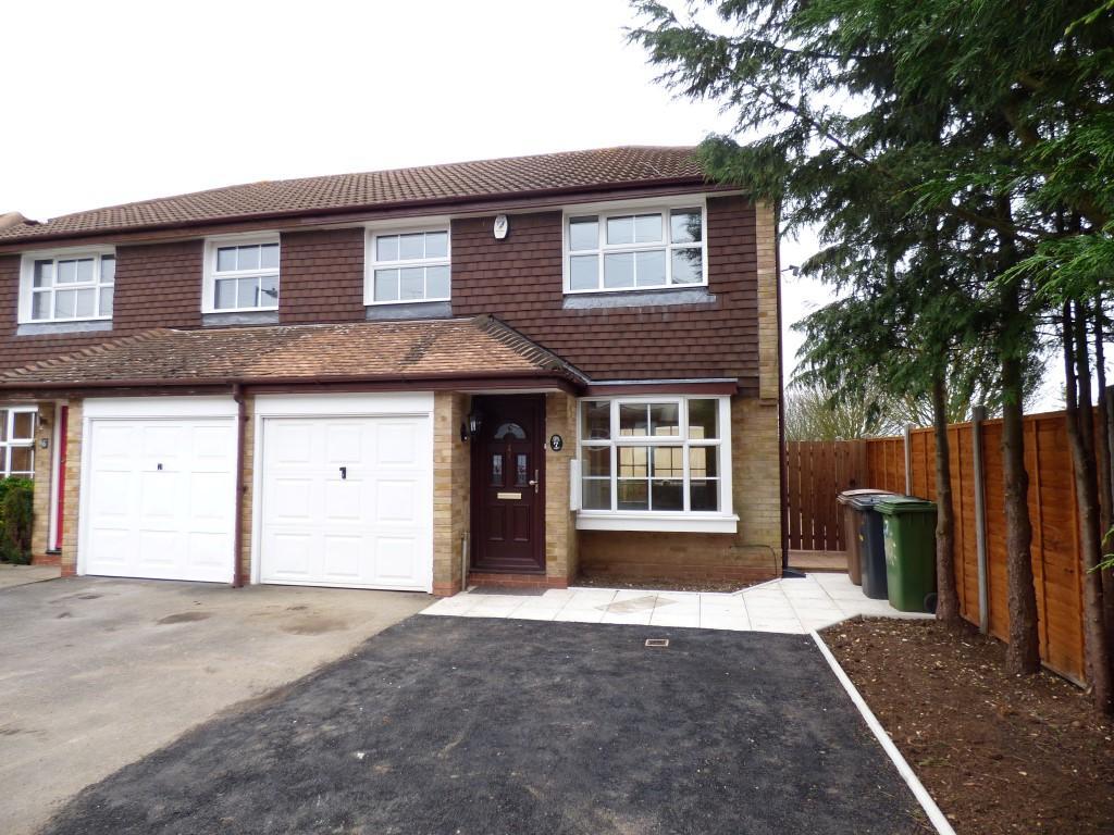 Whitehaven, Barton Hills, Luton, LU3 4BX 3 bed semidetached house £