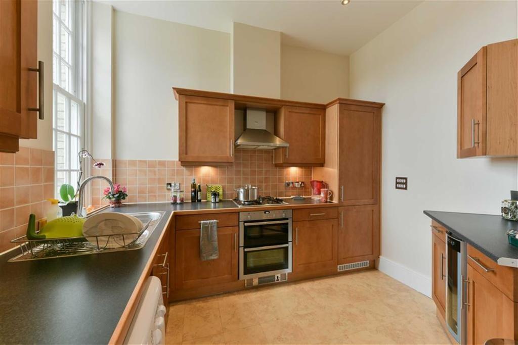 Gladstone House, Epsom, Surrey 1 bed flat £315,000