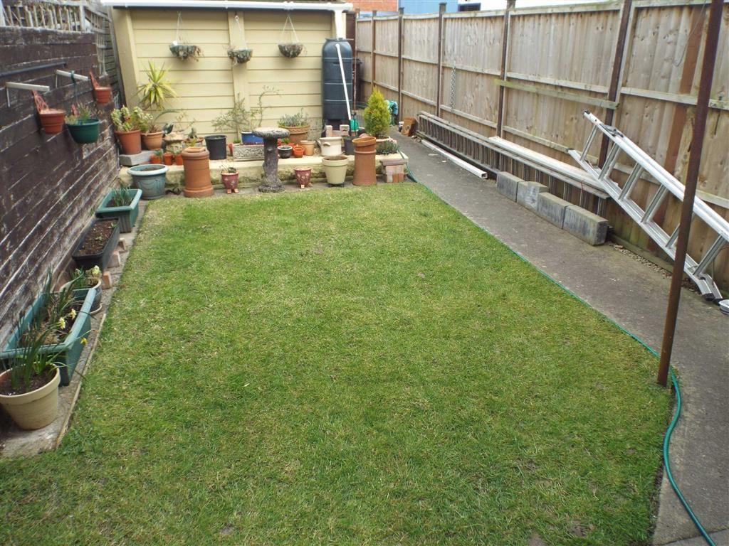 Marine Drive, BurnhamonSea 2 bed terraced house £165,950