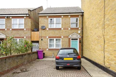 undefined, Louisa Gardens, Stepney, London, E1