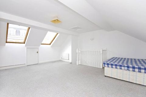 undefined, Louisa Gardens, Stepney, London, E1