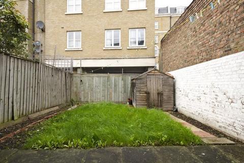 undefined, Louisa Gardens, Stepney, London, E1