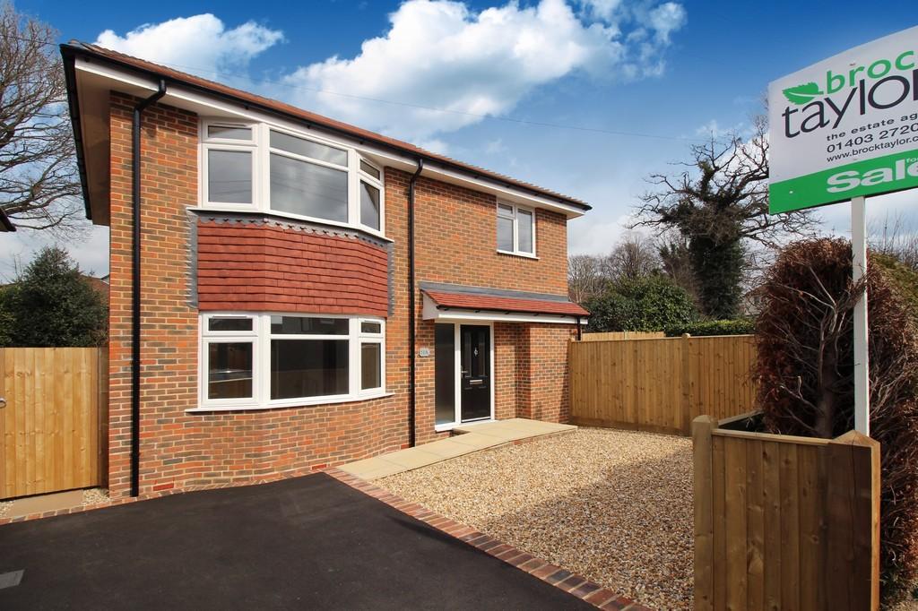 Macleod Road, Horsham 2 bed detached house £375,000