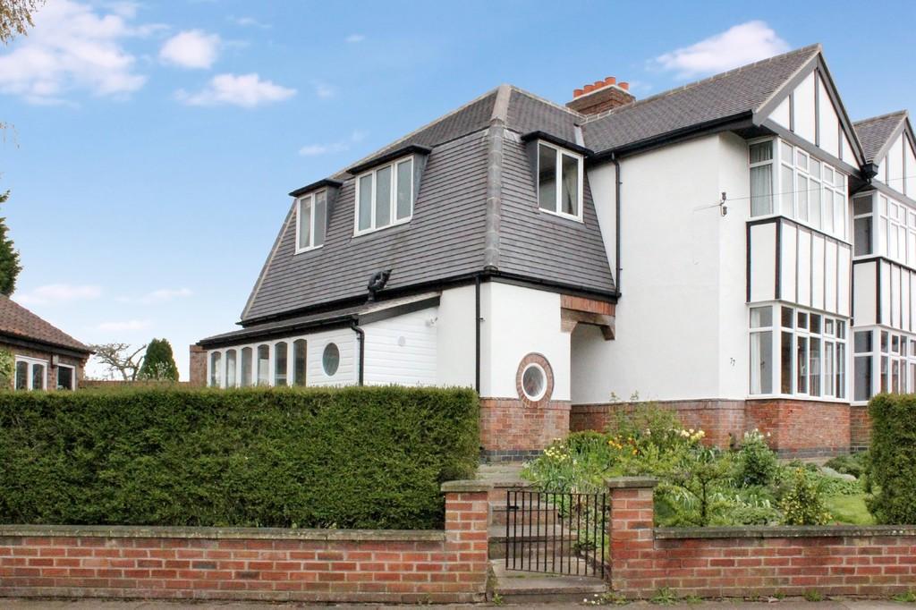 77 Grantham Drive York YO26 4TY 3 bed semidetached house £350,000