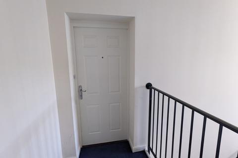 2 bedroom apartment to rent, Whitehall Road, Lower Wortley