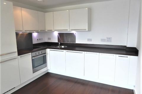 2 bedroom flat to rent, Winchester Court on Lemsford Road