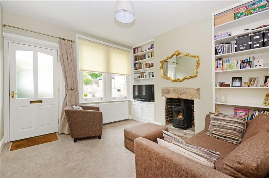 7, Hurds Hollow, Matlock, Derbyshire, DE4 2 bed semidetached house £200,000