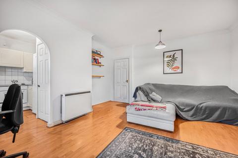 2 bedroom flat to rent, Southgate Road, Islington, London