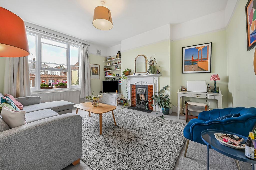 House in London - View 2
