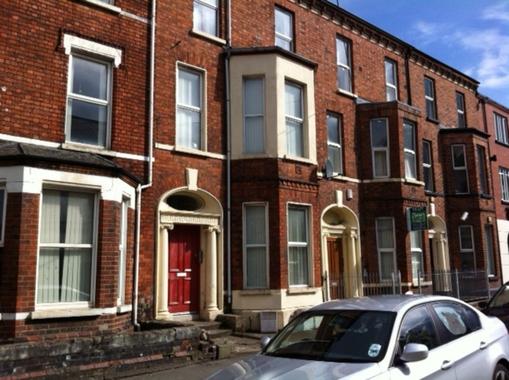 Flat 2 30 Cromwell Road Belfast Bt7 1jw 2 Bed Flat 575