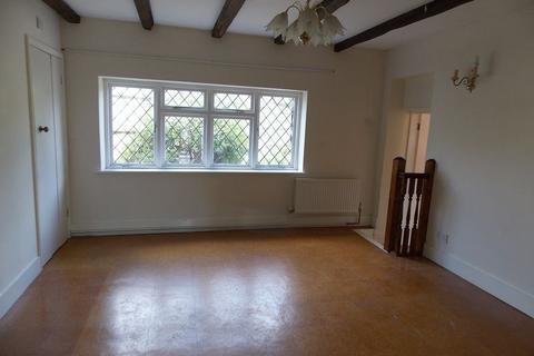 2 bedroom cottage to rent, High Street, Partridge Green