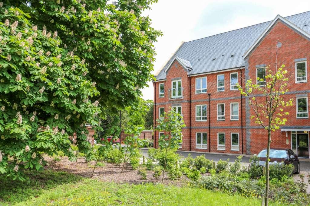 Villa Close, Cholsey 2 bed apartment £895 pcm (£207 pw)