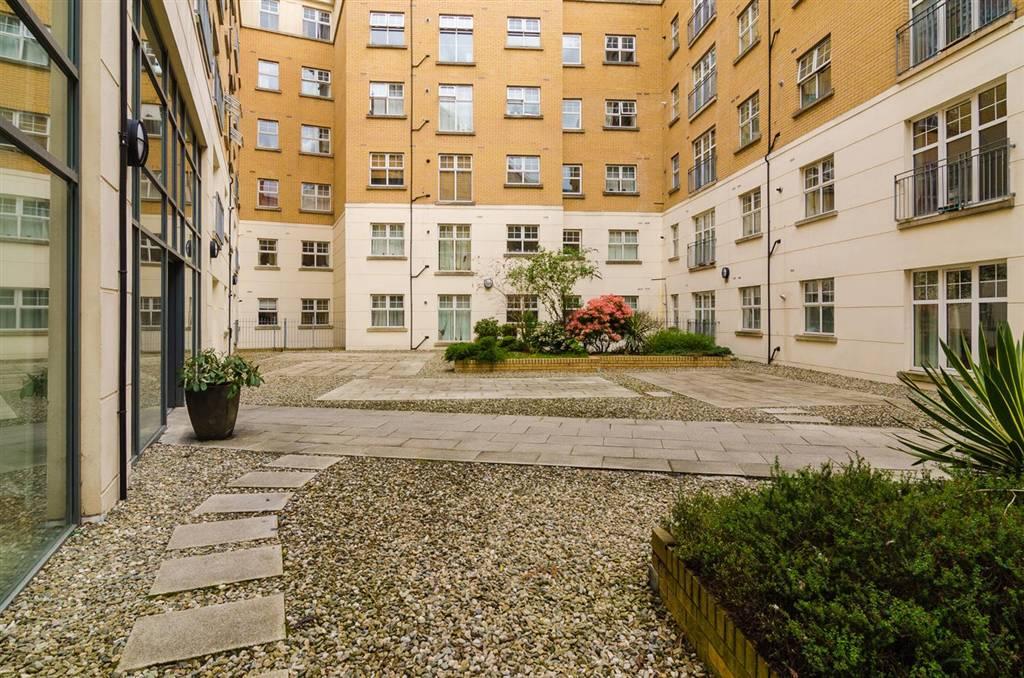 77 Bass Buildings, Belfast, BT2 8EP 2 bed apartment £695 pcm (£160 pw)