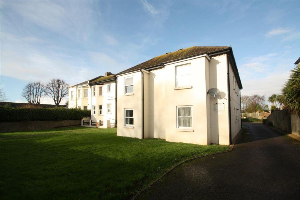 Reydon House 81 Lyndhurst Road Worthing BN11 2DL 2 bed flat £169,950