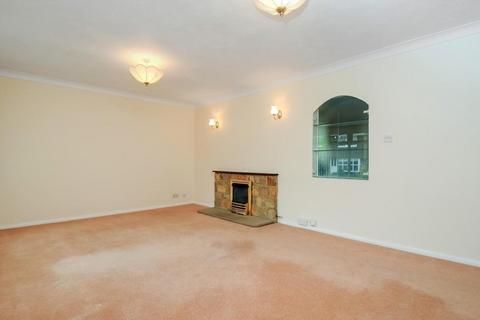 2 bedroom detached bungalow to rent, Gilpin Close, Fishbourne, PO19