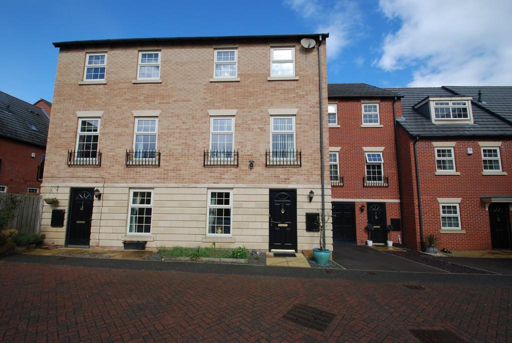 Great Stubbing, Wombwell, Barnsley S73 4 bed townhouse £139,950