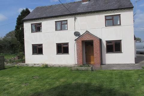 3 bedroom detached house to rent, Butlers Bank,