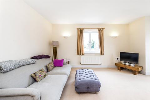 2 bedroom maisonette to rent, Pavilion Square, London, SW17