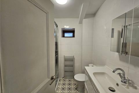 2 bedroom apartment to rent, Caxton Court, Grove Street, Bath, BA2