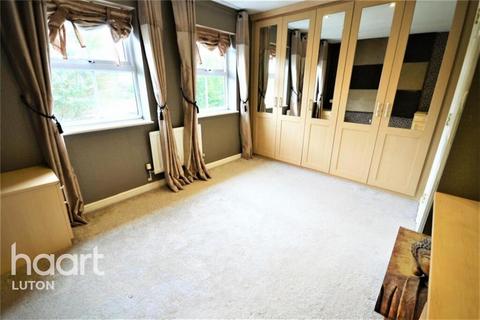 3 bedroom detached house to rent, Morgan Close, Luton