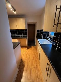 2 bedroom flat to rent, Neath Road, Plasmarl, SA6 8JU