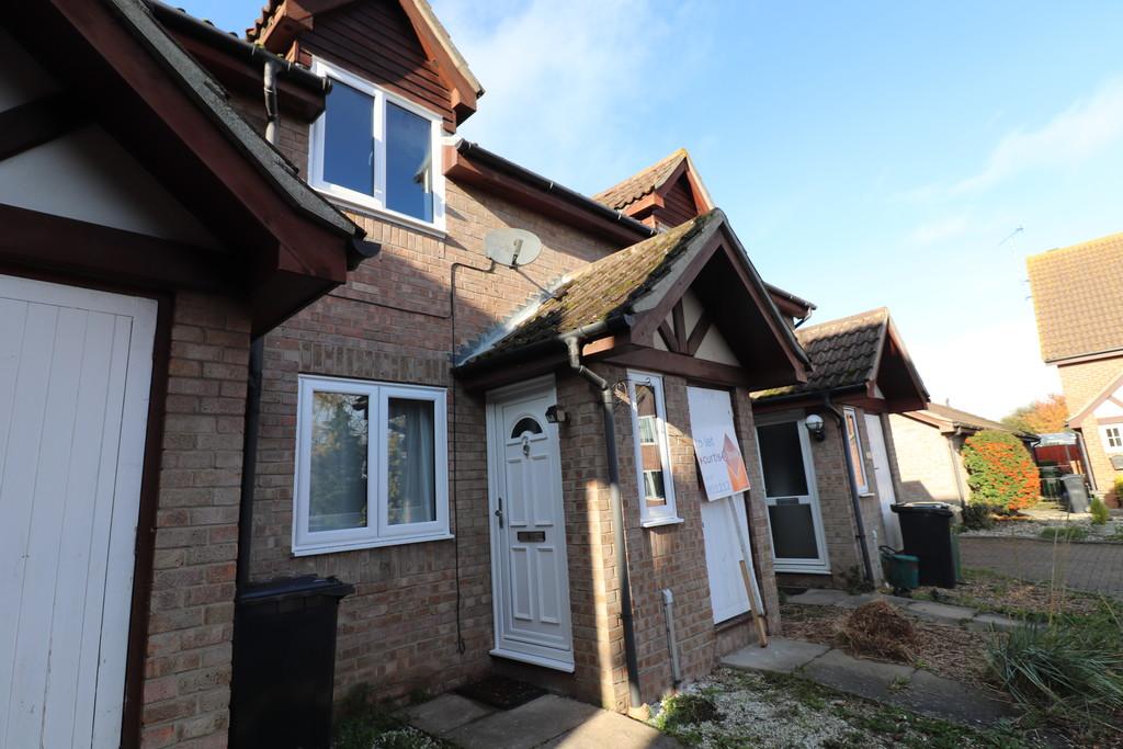 Leslie Park, BurnhamonCrouch 1 bed terraced house £700 pcm (£162 pw)