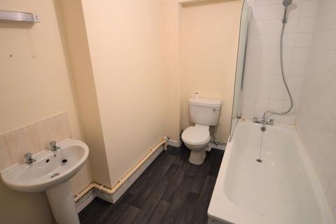 1 bedroom flat to rent, Cross Street, Abergavenny