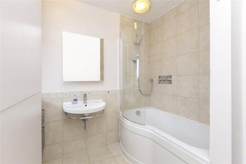 2 bedroom flat to rent, Fettes House, Wellington Road, London