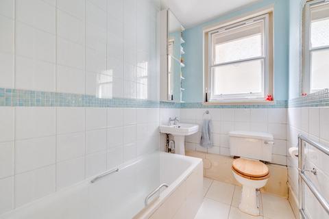 2 bedroom flat to rent, Colehill Gardens, Fulham Palace Road, London