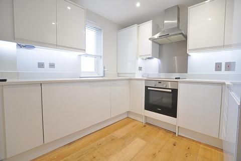 2 bedroom apartment to rent, Caterham on the Hill