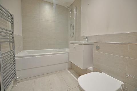 2 bedroom apartment to rent, Caterham on the Hill