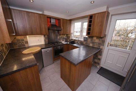 4 bedroom detached house to rent, Raymer Road, Penenden Heath £1850 pcm