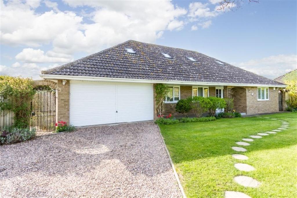 Mill Lane, North Hykeham, Lincoln, LN6 6 bed bungalow £438,000