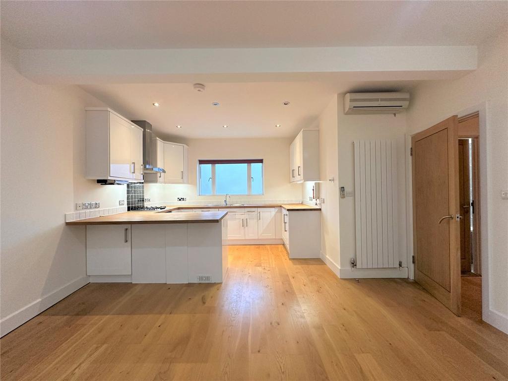 Apartment in Cambridge - View 2