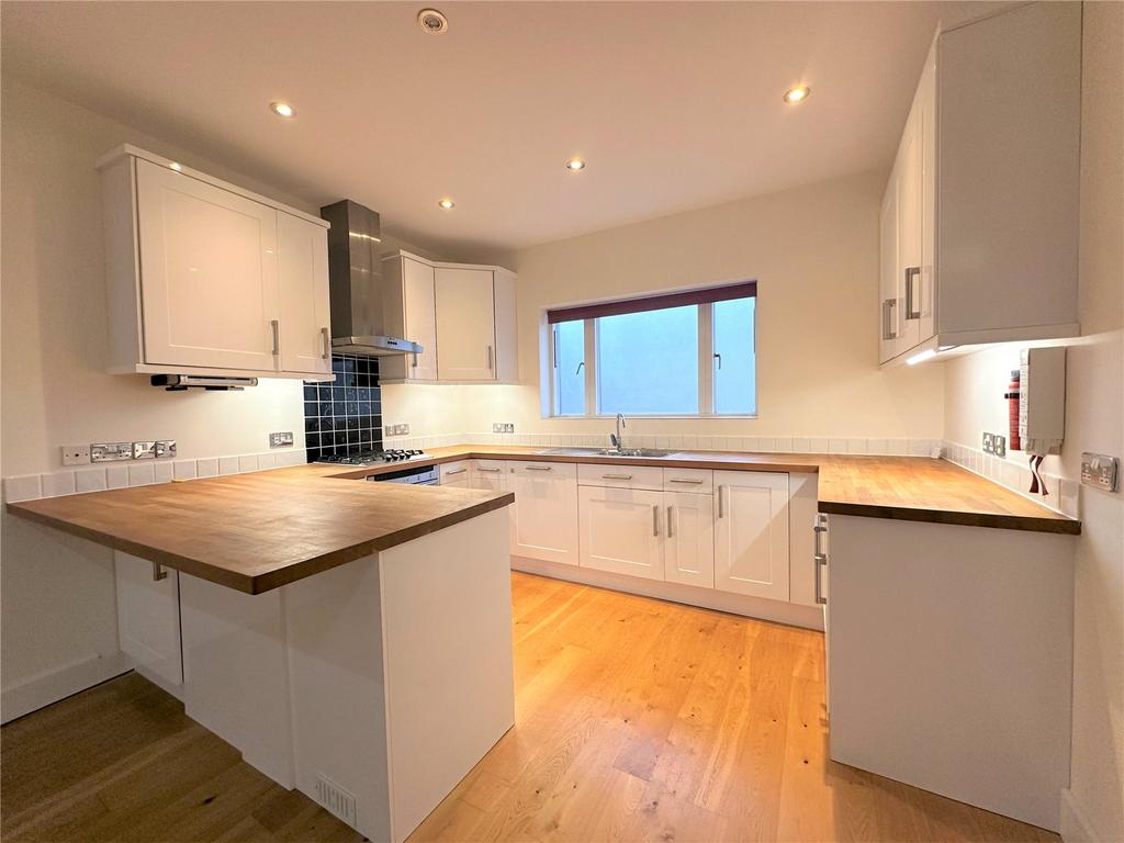 Apartment in Cambridge - View 5