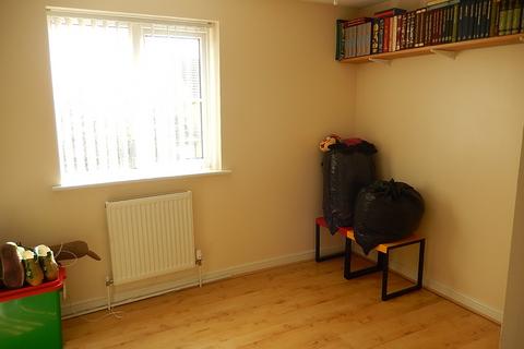 2 bedroom semi-detached house to rent, Riverside Approach, Gainsborough